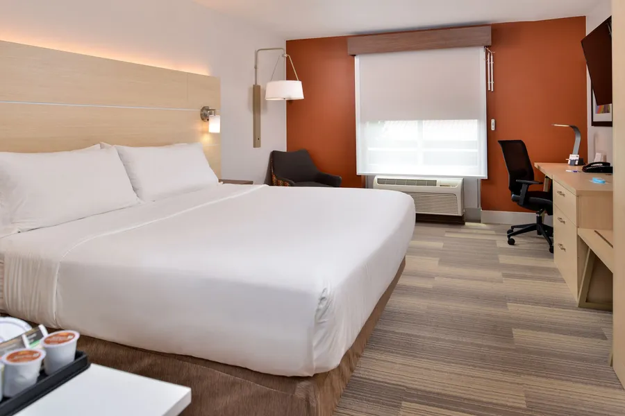 Holiday Inn Express & Suites Cincinnati - Mason by IHG hotel detail image 6