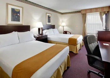 Holiday Inn Express Vernon - Manchester by IHG hotel thumbnail 3