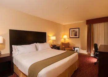 Holiday Inn Express Vernon - Manchester by IHG hotel thumbnail 4