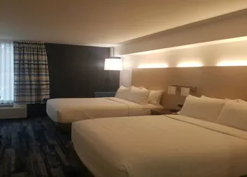 Holiday Inn Express Williamsbrg Busch Gardens Area by IHG hotel thumbnail 2