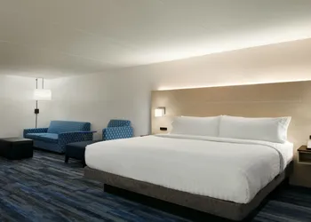 Holiday Inn Express Williamsbrg Busch Gardens Area by IHG hotel thumbnail 5