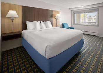 Days Inn by Wyndham Tonawanda/Buffalo hotel thumbnail 3