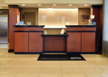 Fairfield Inn & Suites Hartford Airport hotel thumbnail 2
