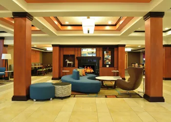 Fairfield Inn & Suites Hartford Airport hotel thumbnail 5