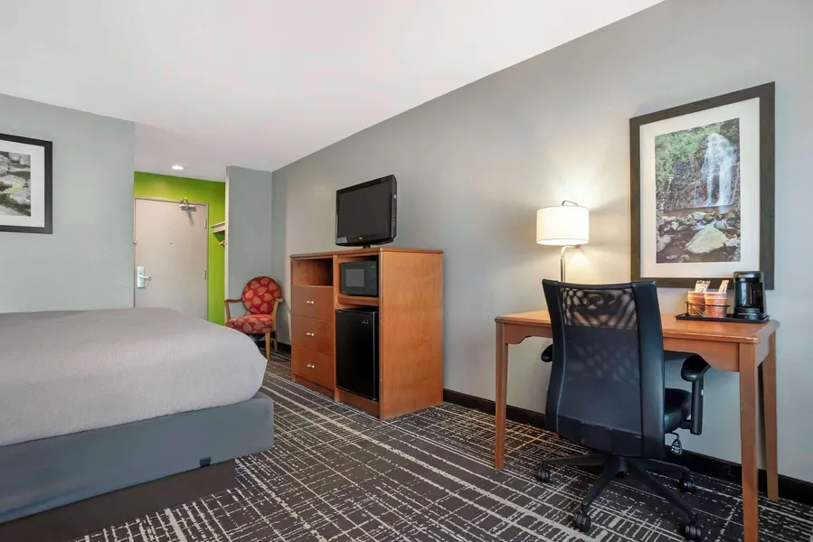 Quality Inn & Suites Birmingham - Highway 280 hotel detail image 6