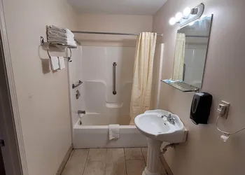 Woodland Inn hotel thumbnail 4