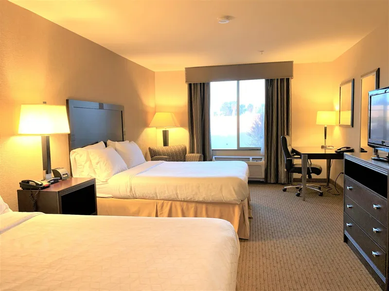 Holiday Inn Express Hotel & Suites FRESNO NORTHWEST-HERNDON by IHG hotel detail image 6