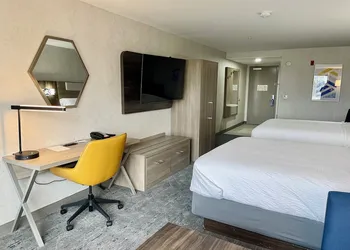 Holiday Inn Express Hotel & Suites FRESNO NORTHWEST-HERNDON by IHG hotel thumbnail 8