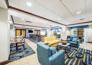 Hampton Inn Greenfield hotel thumbnail 3