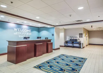 Hampton Inn Greenfield hotel thumbnail 7