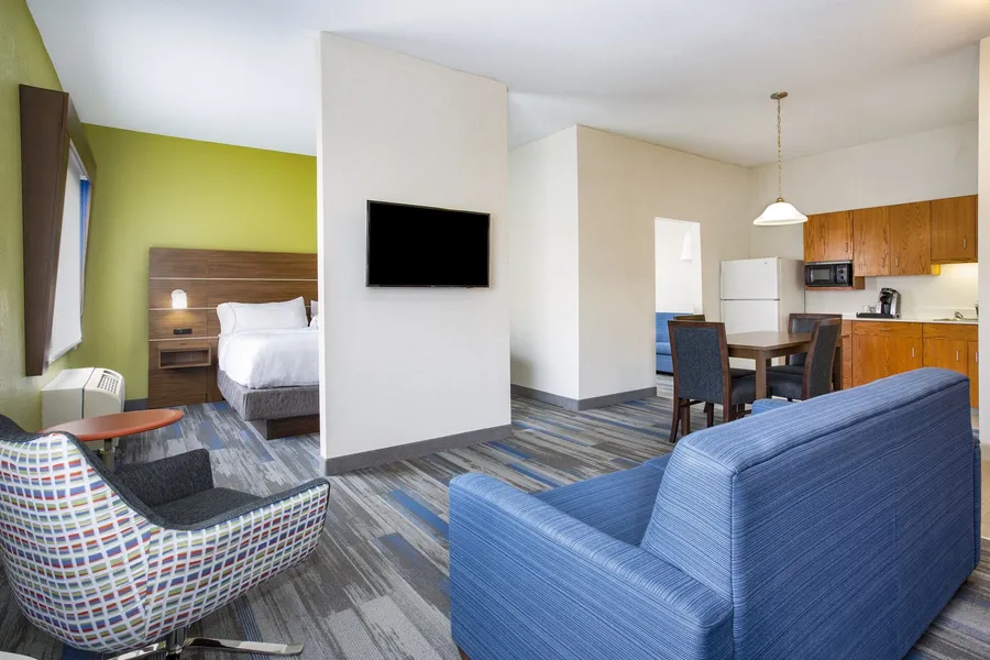 Holiday Inn Express Kansas City - at the Legends by IHG hotel detail image 6