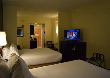 Holiday Inn Express & Suites Geneva Finger Lakes by IHG hotel thumbnail 2