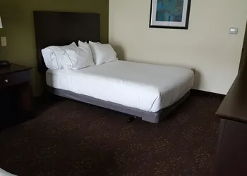 Holiday Inn Express & Suites Geneva Finger Lakes by IHG hotel thumbnail 4