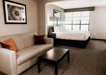 Wingate by Wyndham Chantilly / Dulles Airport hotel thumbnail 7