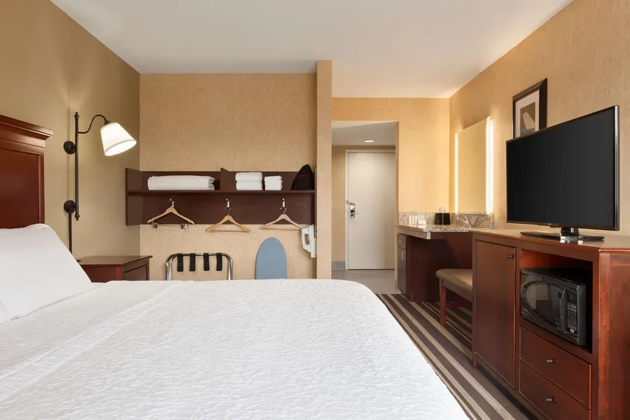 Hampton Inn Washington-Dulles Int'l Airport South hotel detail image 6