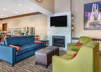Comfort Inn & Suites hotel thumbnail 5