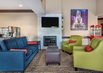 Comfort Inn & Suites hotel thumbnail 6