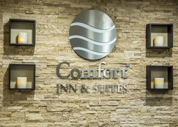 Comfort Inn & Suites Riverview near Davenport and I-80 hotel thumbnail 4