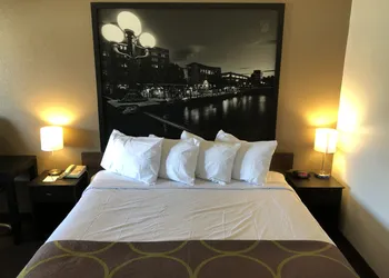 Super 8 by Wyndham Fernley hotel thumbnail 5