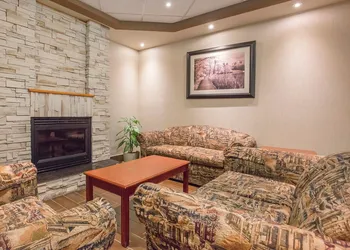 Comfort Inn & Suites University hotel thumbnail 4