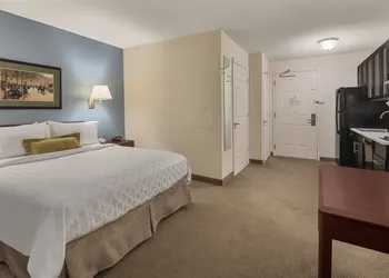 Candlewood Suites Raleigh Crabtree by IHG hotel thumbnail 3