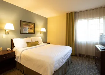 Candlewood Suites Raleigh Crabtree by IHG hotel thumbnail 5