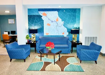 Holiday Inn Express Hotel and Suites St. Charles by IHG hotel thumbnail 3