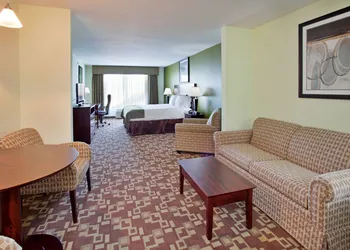 Holiday Inn Express Hotel and Suites St. Charles by IHG hotel thumbnail 4