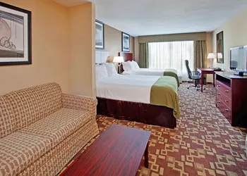 Holiday Inn Express Hotel and Suites St. Charles by IHG hotel thumbnail 5