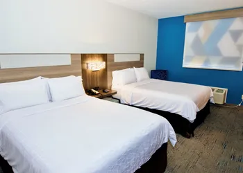 Holiday Inn Express Hotel and Suites St. Charles by IHG hotel thumbnail 7