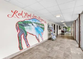 Red Roof Inn Niagara Falls hotel thumbnail 3