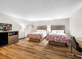 Red Roof Inn Niagara Falls hotel thumbnail 8