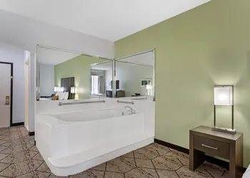 Best Western Plus North Houston Inn & Suites hotel thumbnail 6