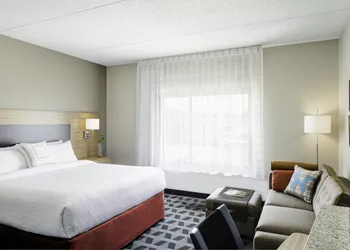 TownePlace Suites by Marriott Kansas City at Briarcliff hotel thumbnail 4