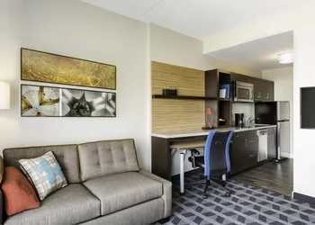 TownePlace Suites by Marriott Kansas City at Briarcliff hotel thumbnail 5