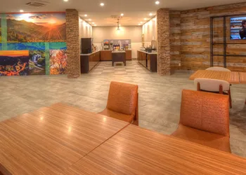 Clarion Pointe Downtown Gatlinburg hotel thumbnail 2