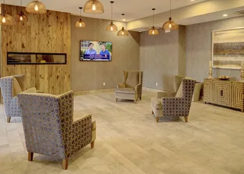 Clarion Pointe Downtown Gatlinburg hotel thumbnail 5