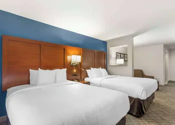 Comfort Suites Atlanta Airport hotel thumbnail 6