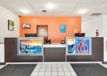Motel 6 Longview, TX - North hotel thumbnail 6
