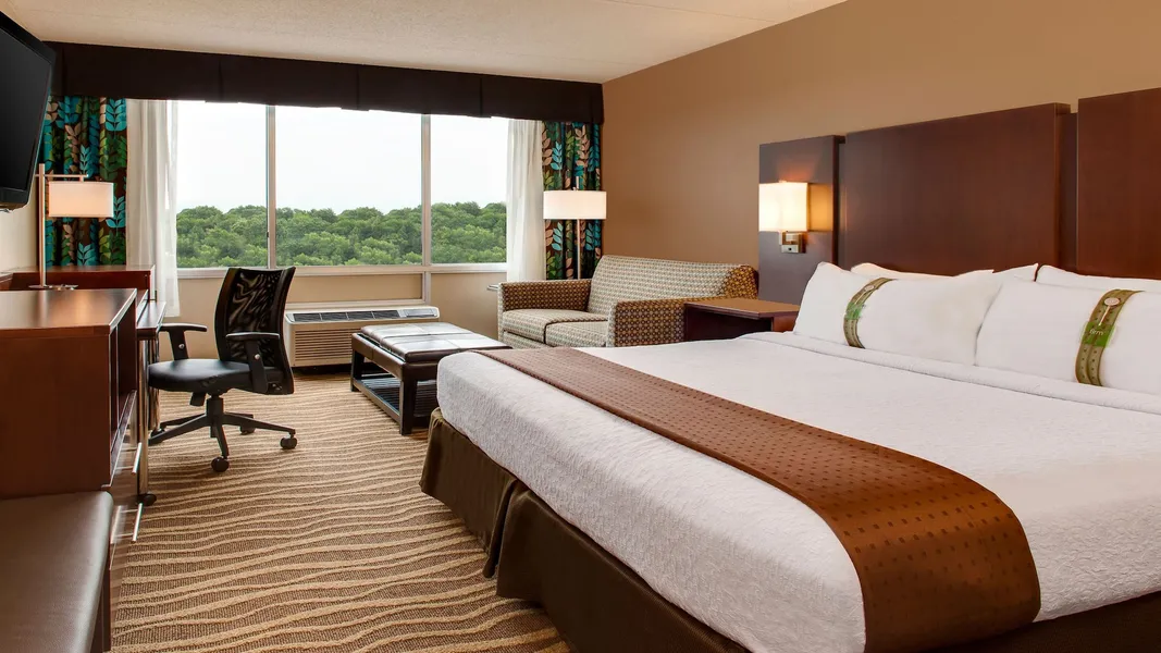Holiday Inn & Suites Overland Park West by IHG hotel detail image 2