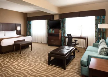 Holiday Inn & Suites Overland Park West by IHG hotel thumbnail 6
