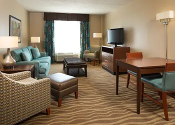 Holiday Inn & Suites Overland Park West by IHG hotel thumbnail 8