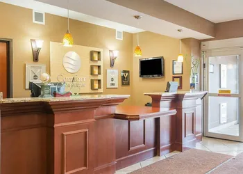 Comfort Inn & Suites hotel thumbnail 3