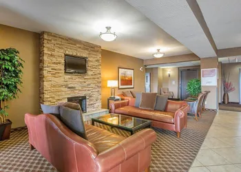 Comfort Inn & Suites hotel thumbnail 4