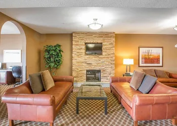 Comfort Inn & Suites hotel thumbnail 5