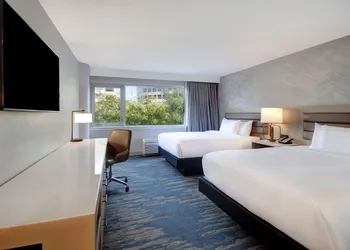 DoubleTree by Hilton LAX - El Segundo hotel thumbnail 6