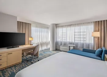 DoubleTree by Hilton LAX - El Segundo hotel thumbnail 8