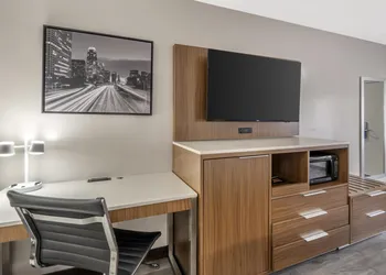 Best Western Airport Plaza Hotel – LAX Airport LA Stadium hotel thumbnail 5