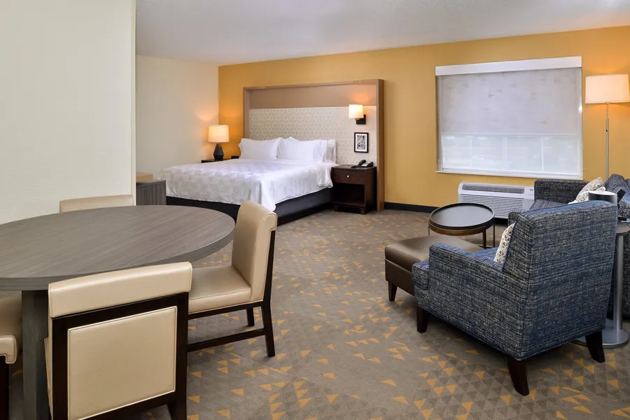 Holiday Inn Hotel & Suites Overland Park - Convention Center by IHG hotel detail image 6