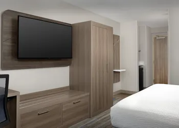 Holiday Inn Express Washington DC - BW Parkway by IHG hotel thumbnail 4